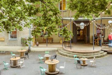Downtown Forest Hostel & Camping