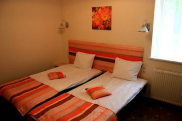 Double or Twin Room with Shared Kitchen
