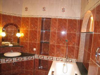 Deluxe Three-Bedroom Apartment